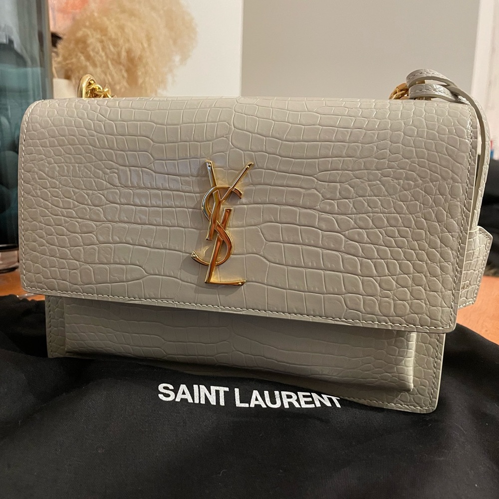 SAINT LAURENT SUNSET MEDIUM IN CROCODILE EMBOSSED LEATHER